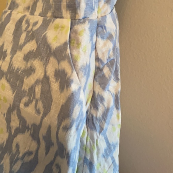 Woman's Size 4 GAP dress - Picture 3 of 5